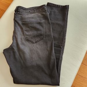 Universal Thread Gray/Black Curvy Skinny Jeans